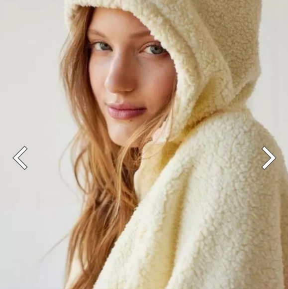 NWT | Urban Outfitters 'out from under' fleece hooded crop zip up | Large - Picture 4 of 9